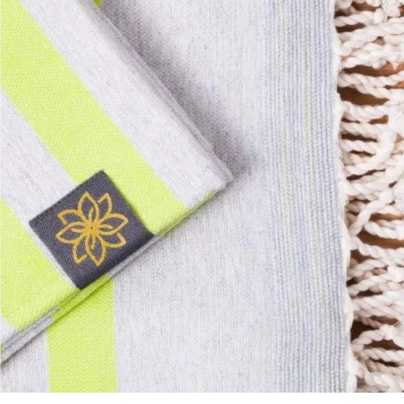 Anna Aniq FOUTA TERRY - NEON GREEN FISH - Picture 3 of 4